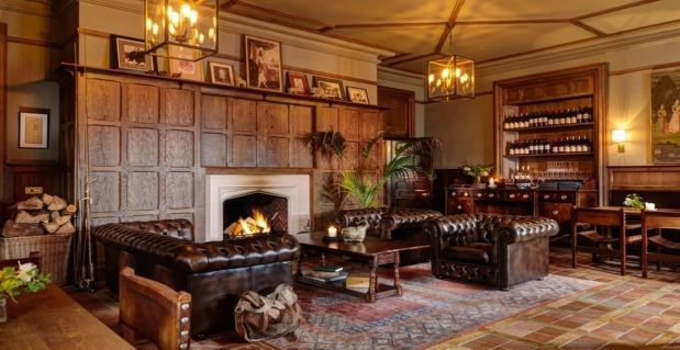 Ballynahinch Castle Hotel Fishermans pub and Ranji room Luxury Ireland - Ballynahinch Castle Hotel Fishermans pub and Ranji roo